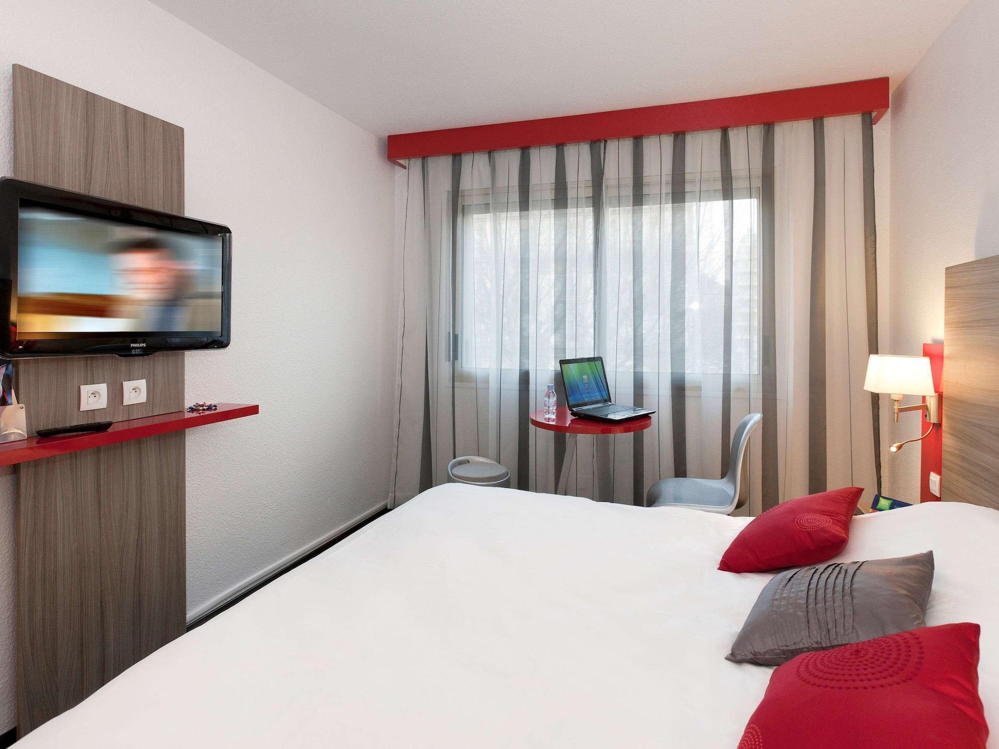 Ibis Styles Grenoble Centre Gare Hotel Exterior photo